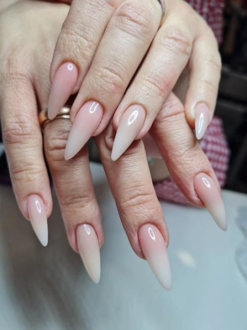 Маникюр омбре очень необычен и оригинален, а потому крайне привлекателен. 02