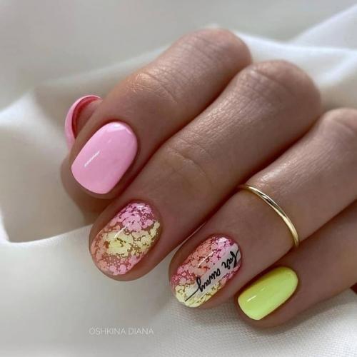 С каждым годом, дизайны маникюра становятся всё разнообразнее. 05