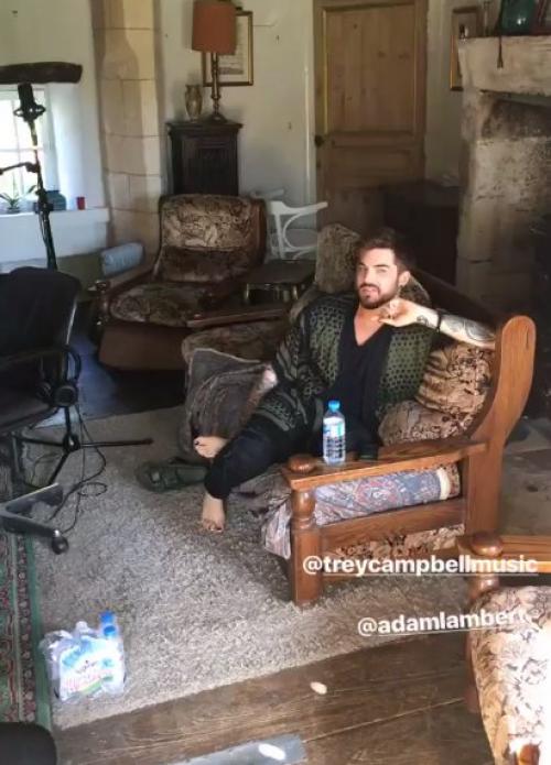 Ну, если не сам Адам обновляет свои соц. 01