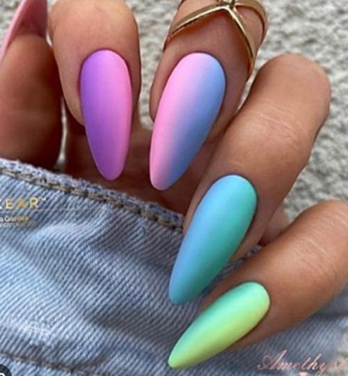 Разница между маникюром омбре и градиентом: 03