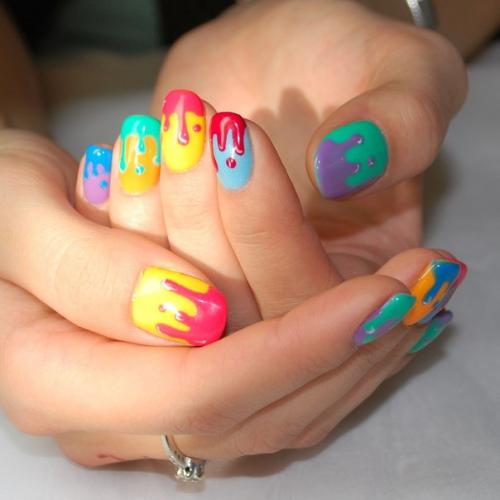 Девчонки?  Предлагаю вам услуги ногтевого сервиса и бережного ухода за кожей рук. 02