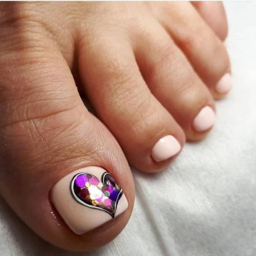 Педикюр с сердечками. 09