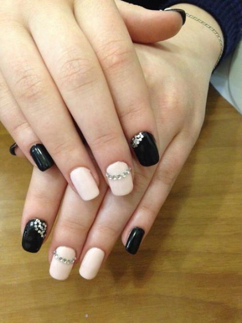 Очаровательные девушки?  Спешу пригласить вас на профессиональный маникюр с покрытием гель - лак? 09