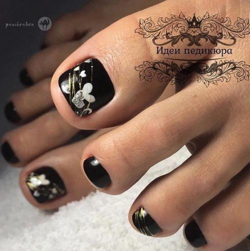 Педикюр с сердечками. 04