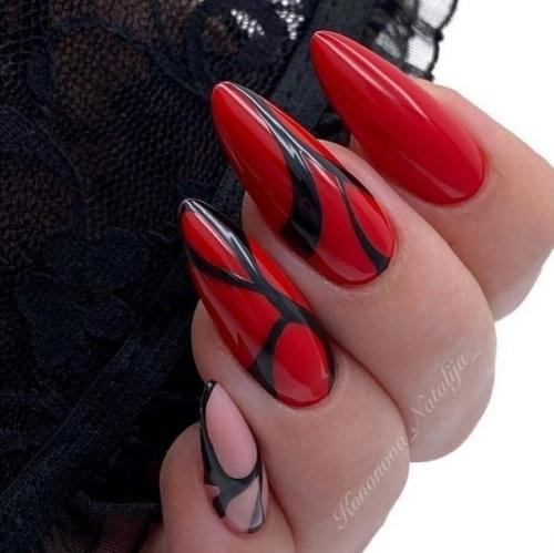 Дизайн стильного маникюра с красным лаком на коротких и длинных ногтях. 06