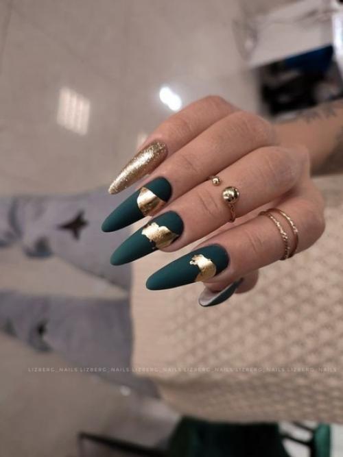 Самые последние фото модного и красивого зеленого маникюра. 04