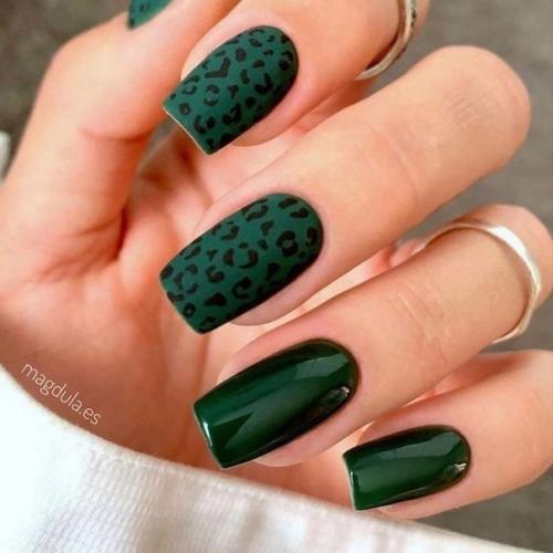 Самые последние фото модного и красивого зеленого маникюра. 03