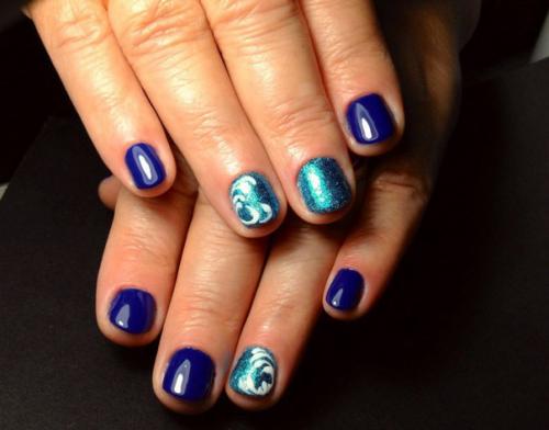 Девочки, подскажите прошла 5 ти дневный курс по маникюру и гель лаку. 03