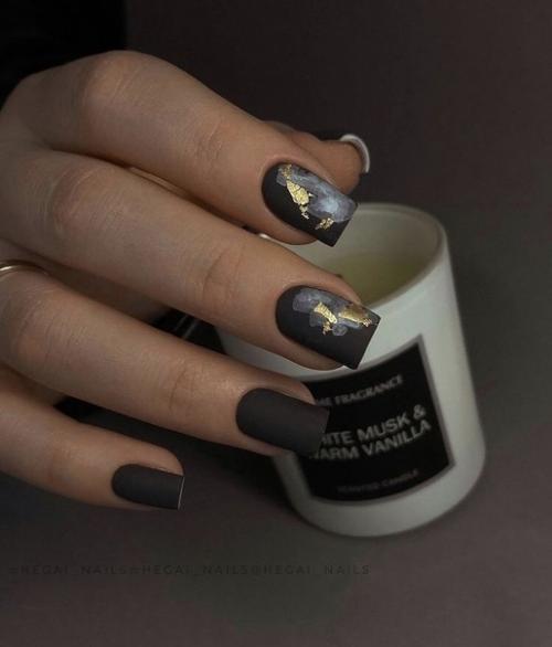 Золотой маникюр может быть стильным, а не только броским и вульгарным! 08