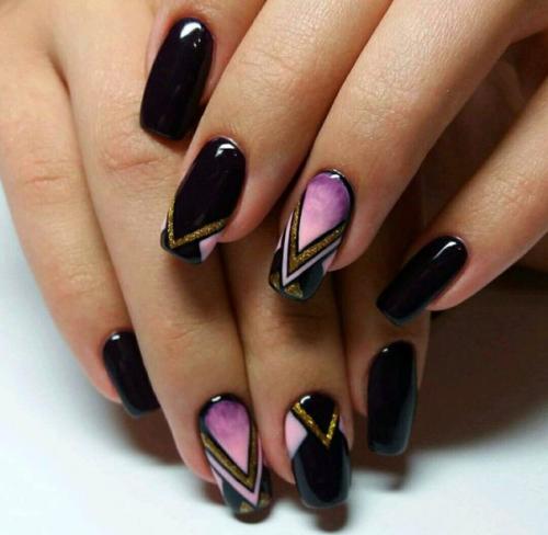 Здравствуйте!  Меня зовут Виктория и я являюсь дипломированным мастером ногтевого сервиса, стаж с 2007 года! 06