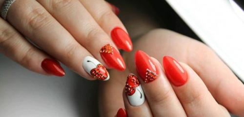 Здравствуйте!  Меня зовут Виктория и я являюсь дипломированным мастером ногтевого сервиса, стаж с 2007 года! 08