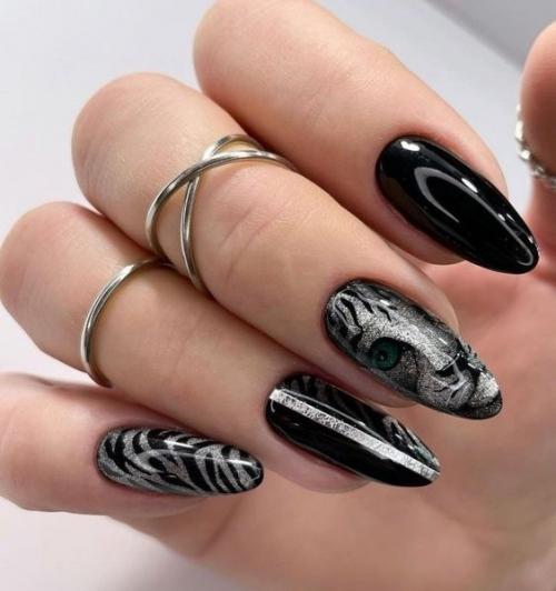 Маникюр в тёмных тонах. 01