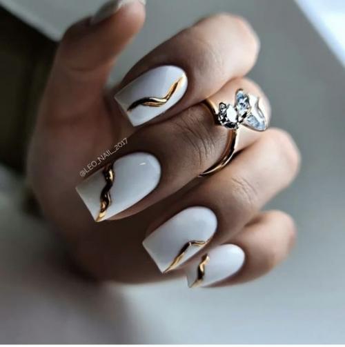 Золотой маникюр может быть стильным, а не только броским и вульгарным! 01