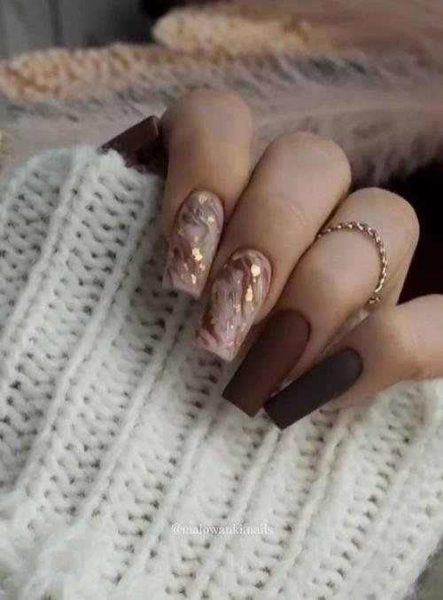 Золотой маникюр может быть стильным, а не только броским и вульгарным! 06