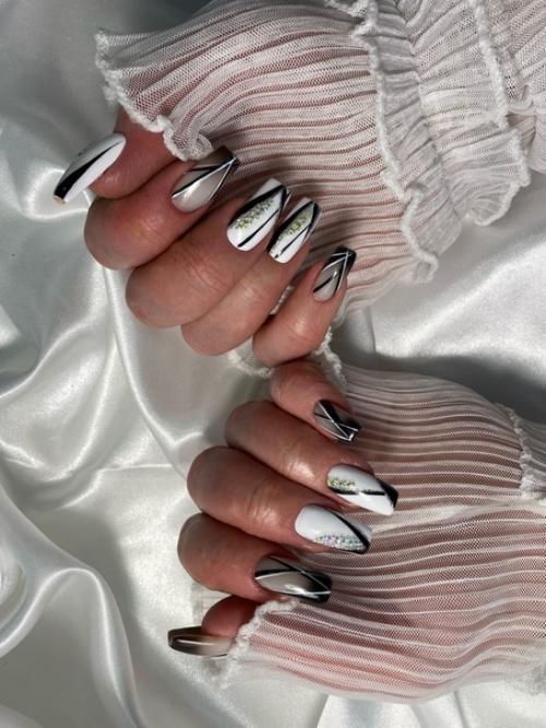 Не знаю можно ли этот дизайн назвать ручной росписью но абстрактное исполнение геометрических линий круто смотрится. 01