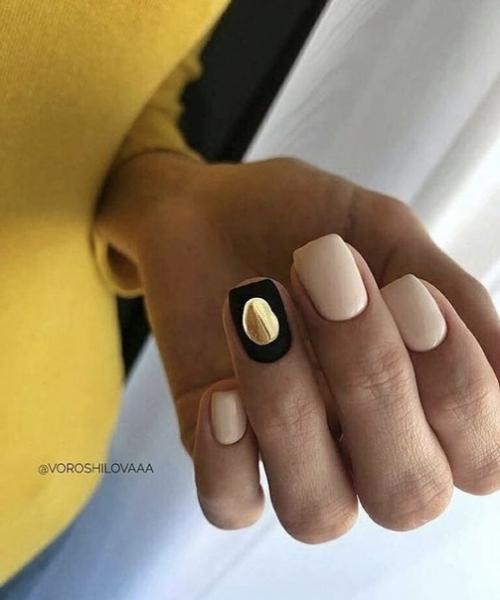 Золотой маникюр может быть стильным, а не только броским и вульгарным! 03