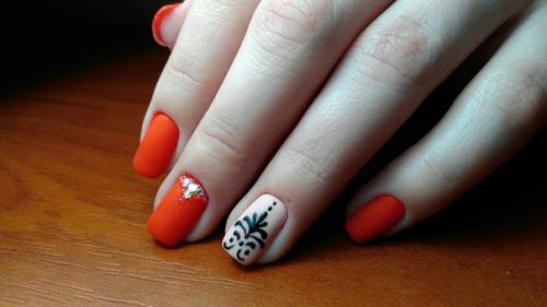 Прошу совета!  За комби маникюр покрытие и дизайн беру 100 грн, можно ли поднять цену или не стоит всем спасибо! 02