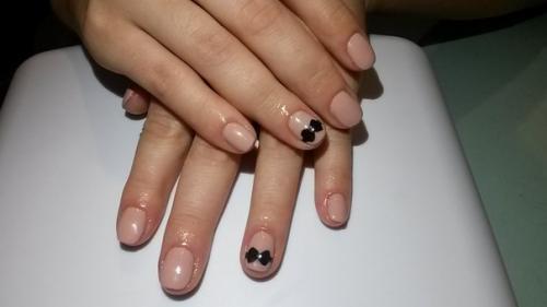 Привет. Занимаюсь ногтями 3 месяца, прошу вашей критики и советов. 01