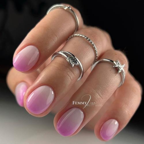 Новый маникюр - это не только способ быстро изменить образ, но и сделать его более трендовым. 02