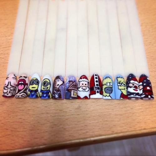 Занимаюсь ногтями 3 недели, хотелось бы посоветоваться, какую цену можно ставить за работу? 02