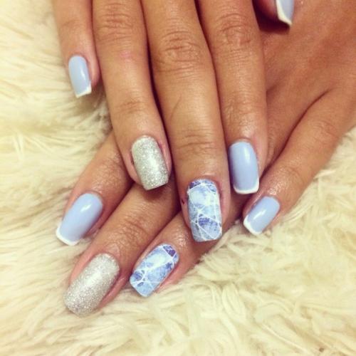 Занимаюсь ногтями 3 недели, хотелось бы посоветоваться, какую цену можно ставить за работу? 07