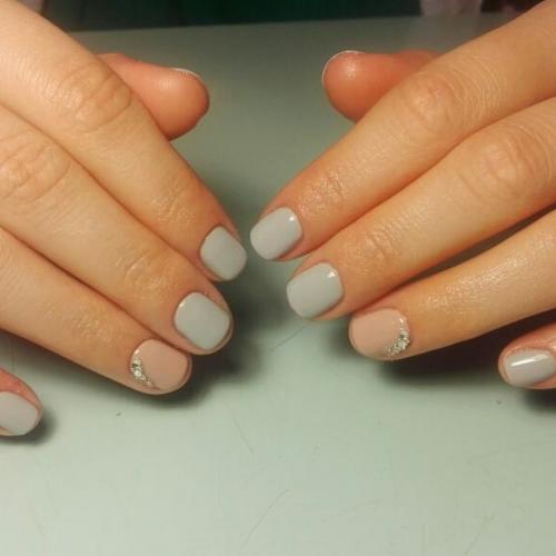 Привет. Занимаюсь ногтями 3 месяца, прошу вашей критики и советов. 03