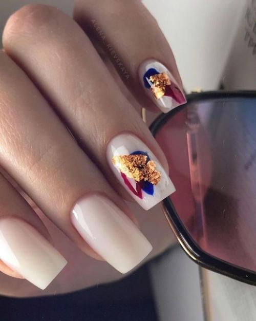 Золотой маникюр может быть стильным, а не только броским и вульгарным! 02