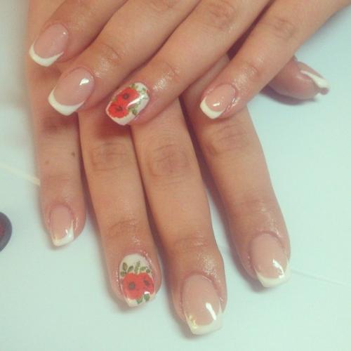 Внимание!  Дорогие девушки предлагаю услуги мастера ногтевого сервиса, маникюр г. л. от 500 руб. педикюр простой 500 руб. 01