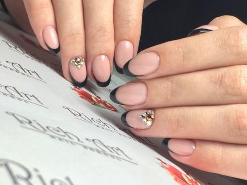 Я сертифицированный мастер ногтевого сервиса. 07