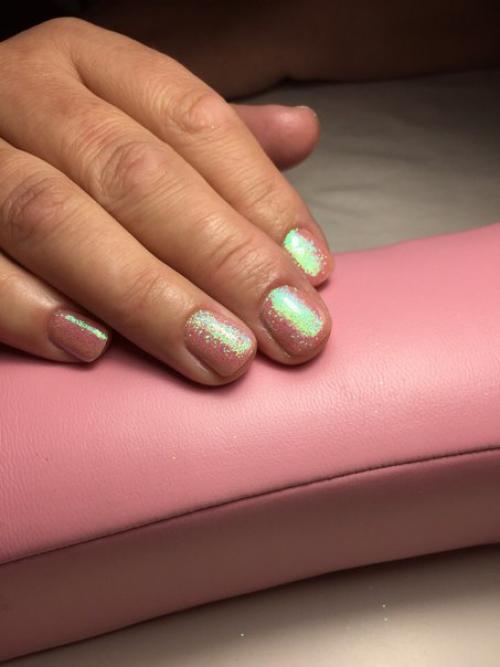 Я сертифицированный мастер ногтевого сервиса. 02