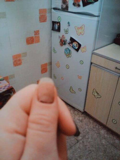 Милые девочки!  Спасайте, маникюром занимаюсь недавно. 01