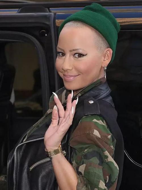 10 самых ужасных маникюров звезд. 08