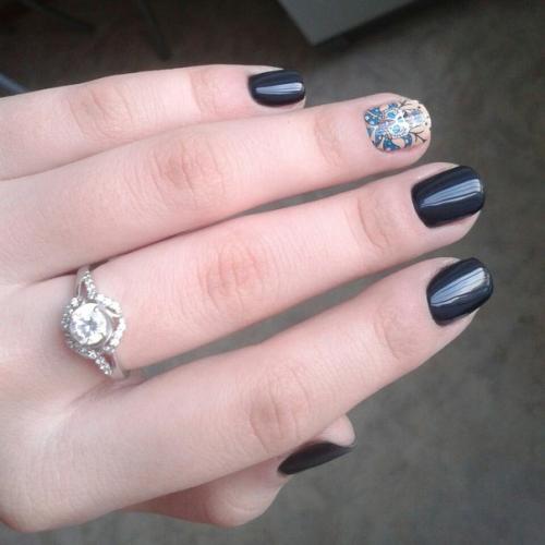 Занимаюсь маникюром с покрытием гель лака. 07