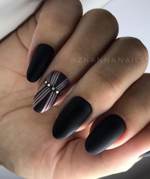 10 оригинальных вариантов маникюра в темных оттенках. 06