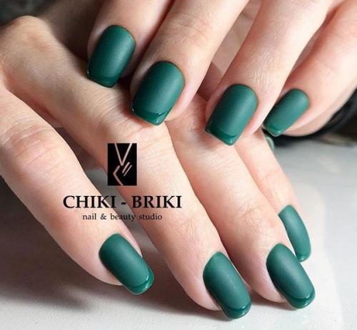 Притягательная красота и универсальность изумрудного лака подходят к любой форме и длине ногтевой пластины. 07