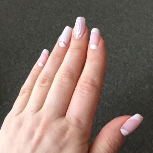 Написал всем одно сообщение: а покажи ногти! 01