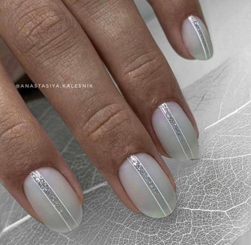 Идеи маникюра с вертикальной полоской. 02