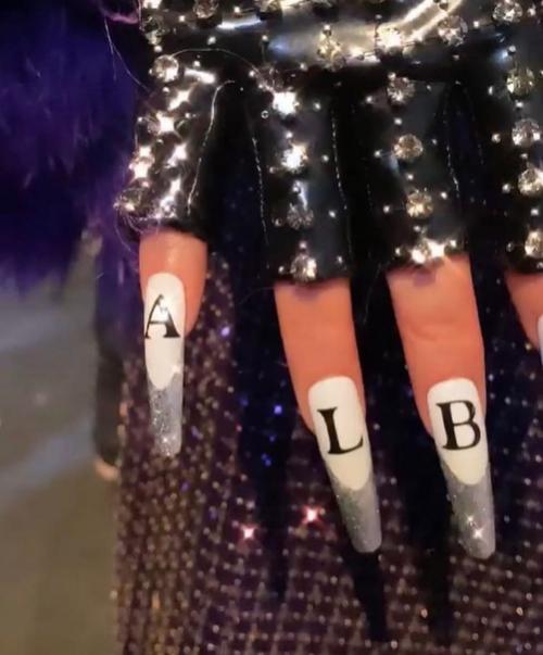 Тренды маникюра 2022. 04