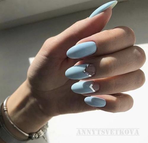 Идеи маникюра в нежно голубом цвете. 06
