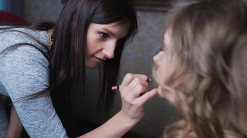 Невесты часто удивляются высокой стоимости свадебного образа. 01 Невесты часто удивляются высокой стоимости свадебного образа. 01