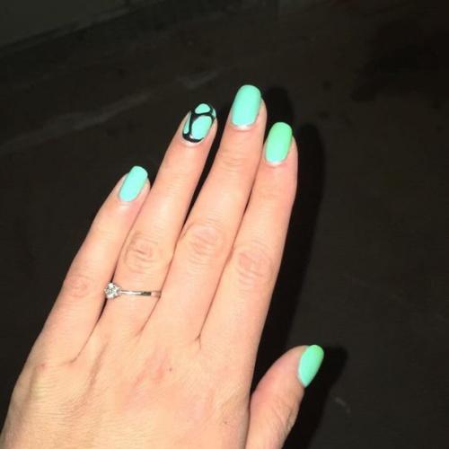 Написал всем одно сообщение: а покажи ногти! 05