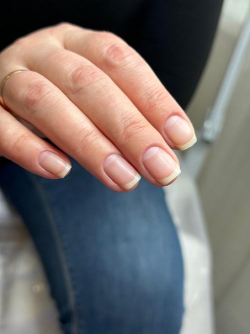 Сейчас модно ходить без покрытия. 01