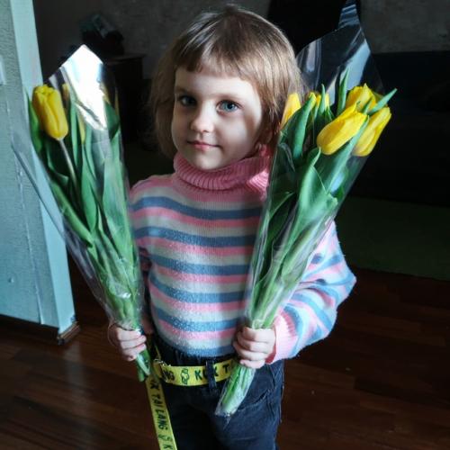 Дорогие мои читатели хочу поздравить всех женщин, девушек, бабушек. 01