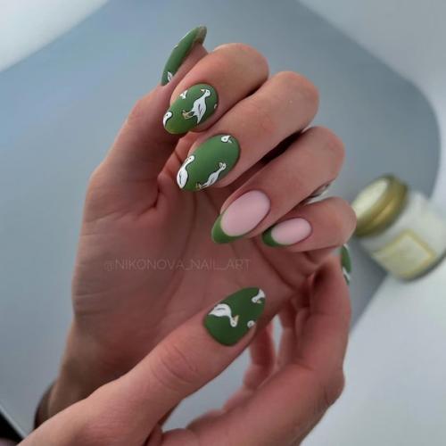 Белые рисунки на ногтях. 10. 08