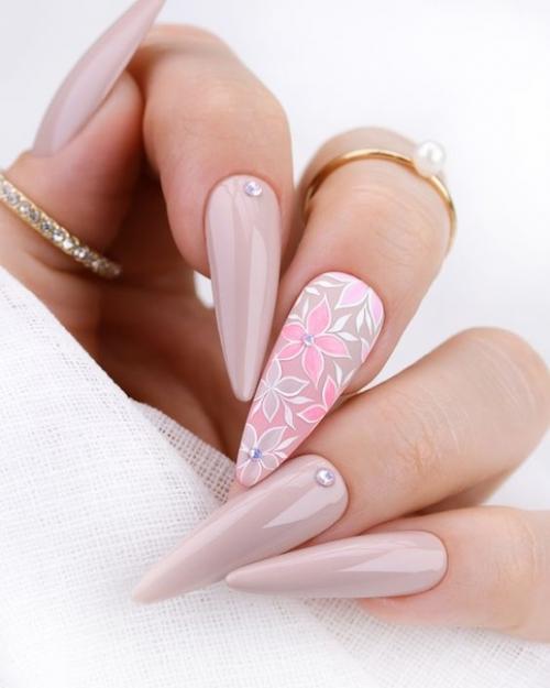 Лучшие идеи маникюра на апрель. 02