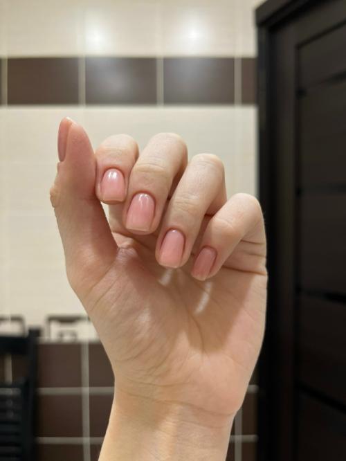 Прошу оценку!  Самоучка, точнее училась пристально наблюдая за тем, как мне делали маникюр разные мастера в течении 2-3 лет. 01