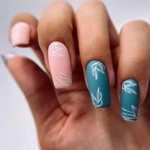 Белые рисунки на ногтях. 10. 06