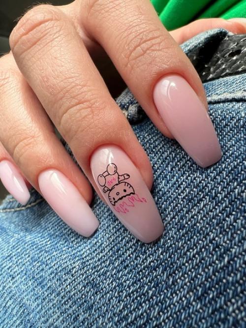 Маникюр с хеллоу китти - прекрасная идея для тех, кто любит внедрять в свой образ что-то необычное и не такое, как у Всех. 01