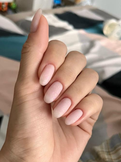 Прошу оценку!  Самоучка, точнее училась пристально наблюдая за тем, как мне делали маникюр разные мастера в течении 2-3 лет. 03