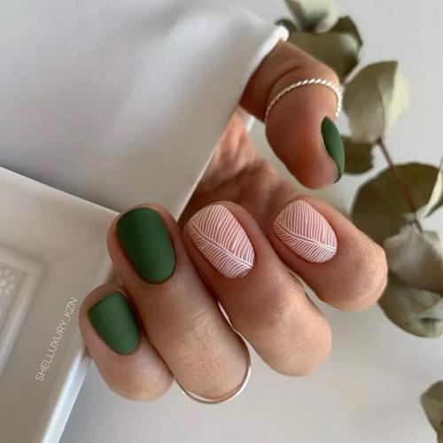 Белые рисунки на ногтях. 10. 07